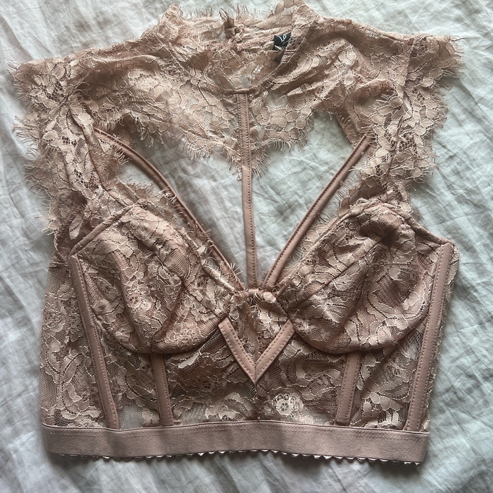 Windsor lace top